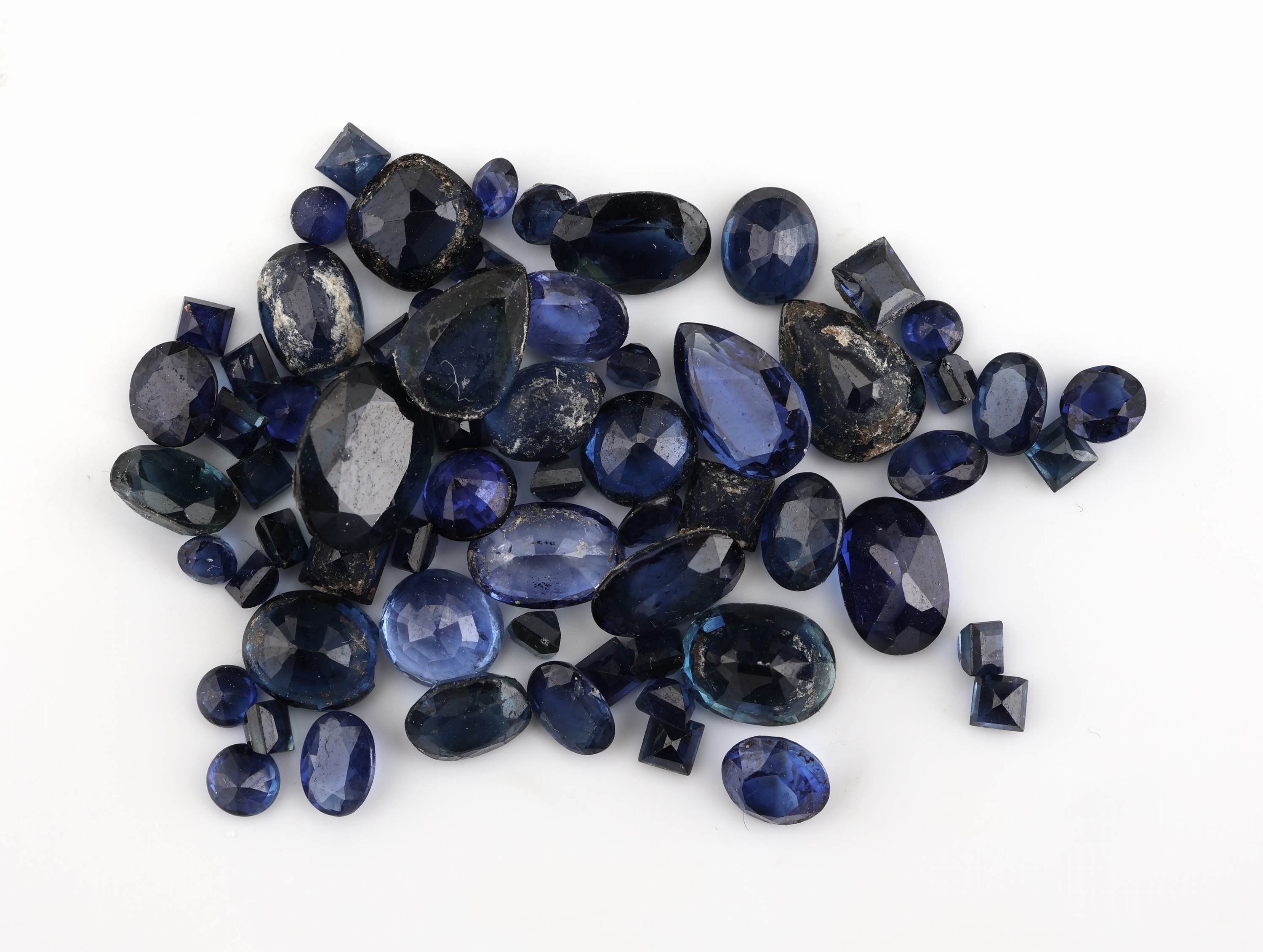 Image 27049274 - Lot lose Saphire, zus. ca. 17.94 ct, versch. Schliffformen, Größen und Farbnuancen, ...