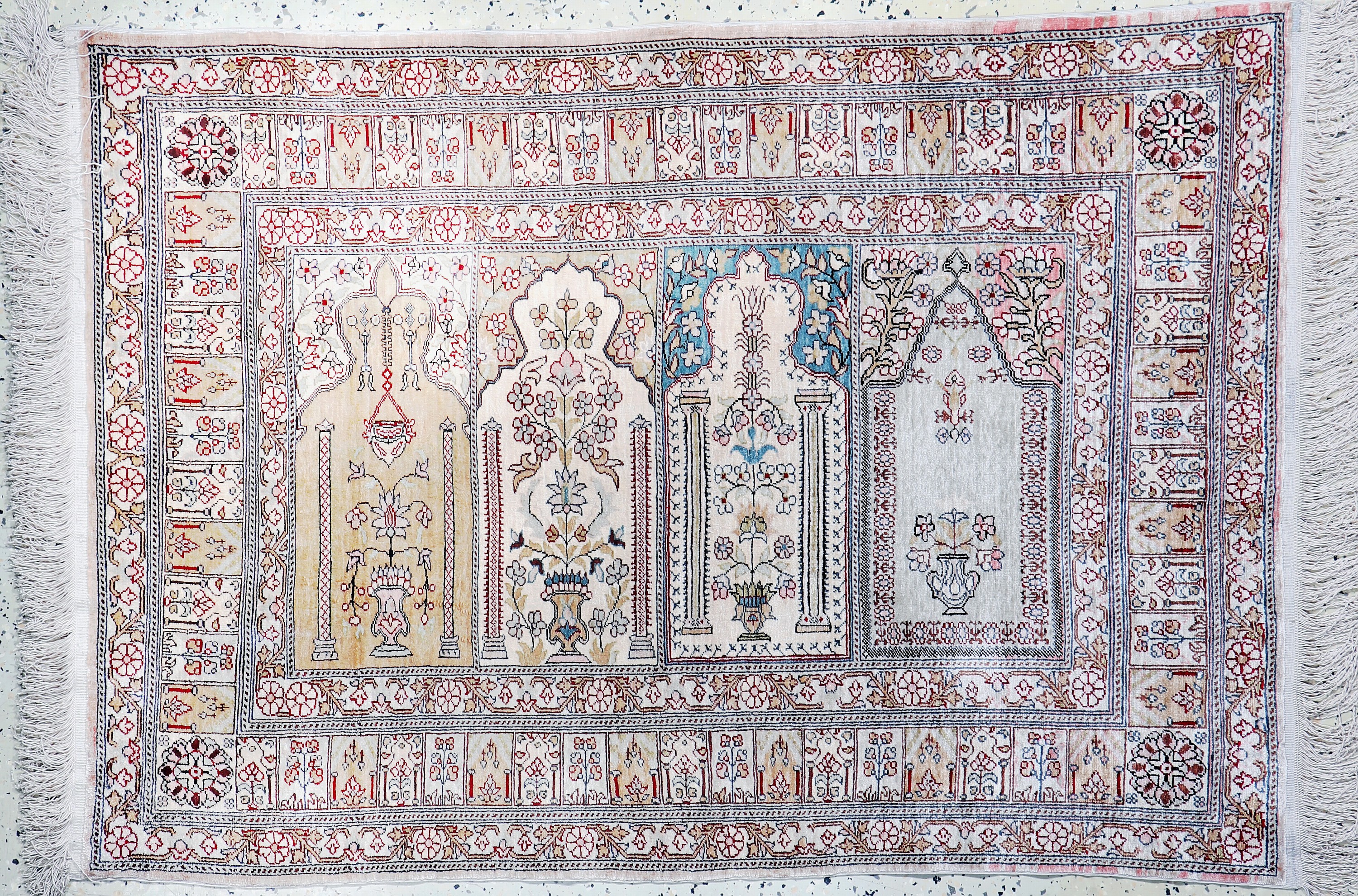 Image 27049280 - Seiden Kayseri´Saf´, Türkei, Mitte 20.Jhd, reine Naturseide, ca. 88 x 124 cm, EHZ: 2 ...