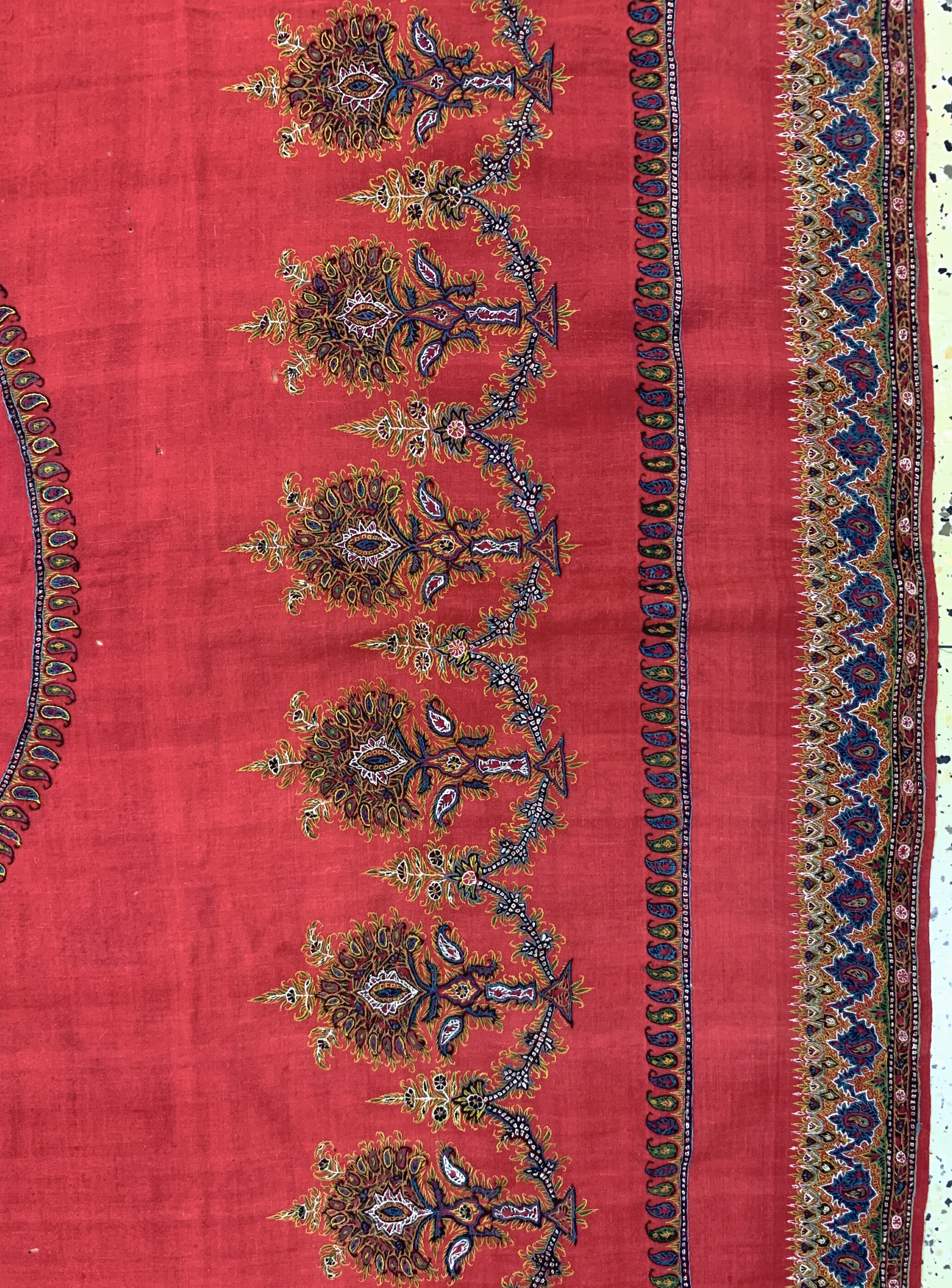 Detail f: Kerman"Susani", Persien, Anfang 20.Jhd, Seidenstickerei, ca. 230 x 170 cm, EHZ: 2, (kleine Löcher)
