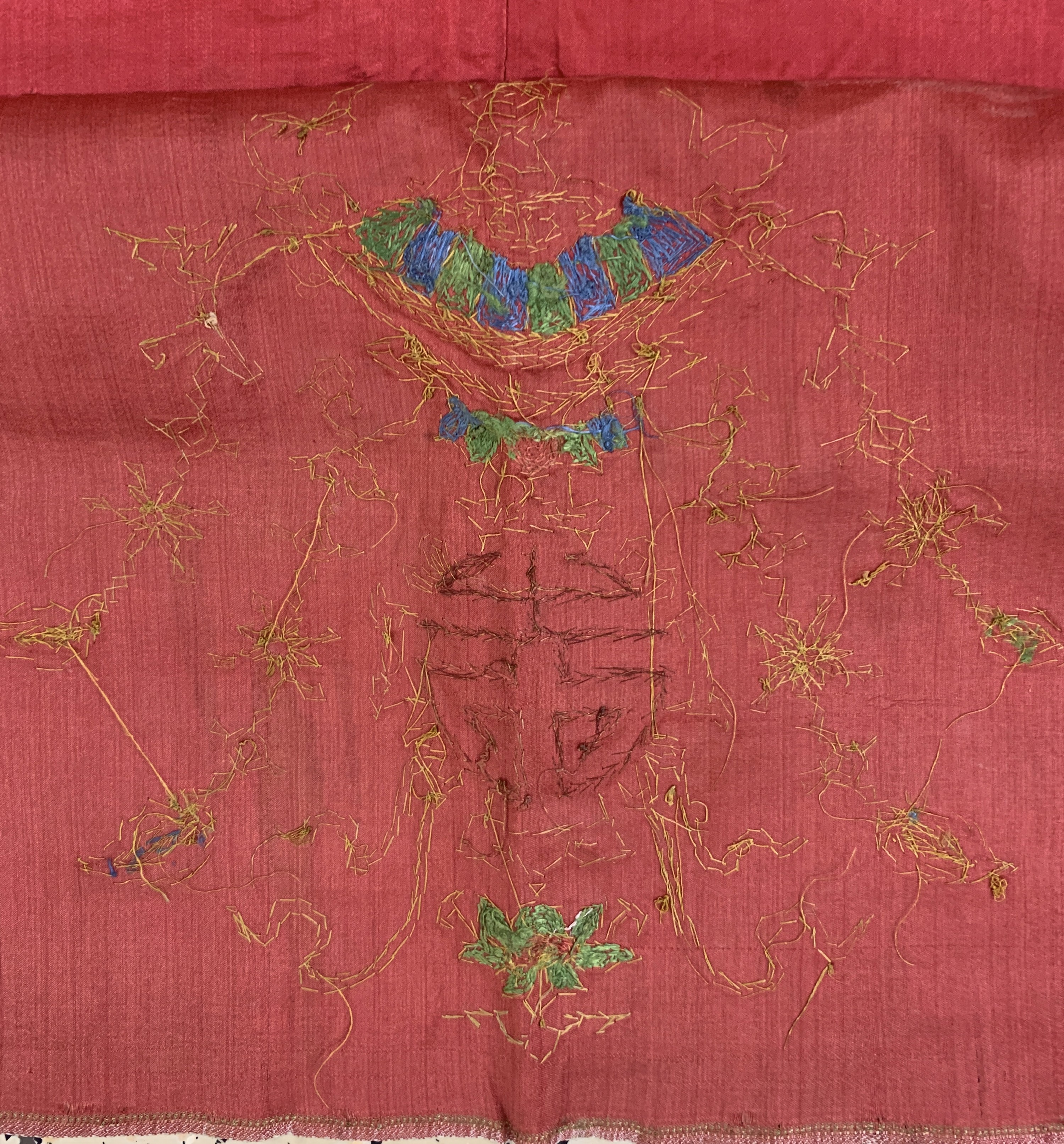Detail g: Seiden"Kesi"antik, China, um 1900, Seidenstickerei mit Metallbrokat, ca. 100 x 90 cm, EHZ: 2