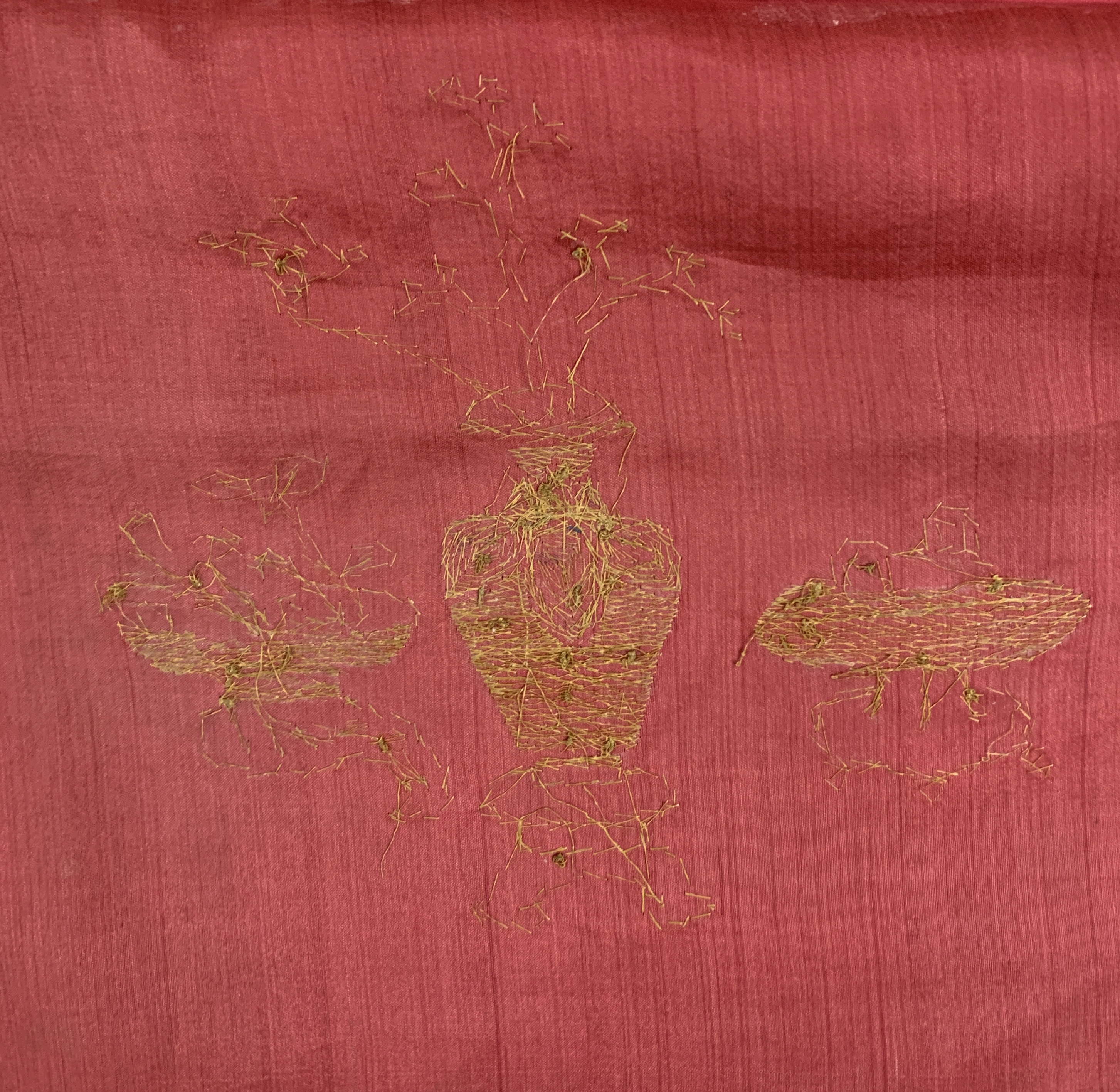 Detail h: Seiden"Kesi"antik, China, um 1900, Seidenstickerei mit Metallbrokat, ca. 100 x 90 cm, EHZ: 2