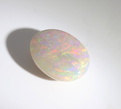 27049206c - Loser weißer Opal, ca. 10.97 ct, ovaler Cabochon, Farbspiel in Blau, Rot und Grün, ...