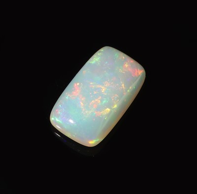 27049211b - Loser weißer Opal, ca. 5.80 ct, kissenf. Cabochon, Farbspiel in Blau, Rot und Grün, ...