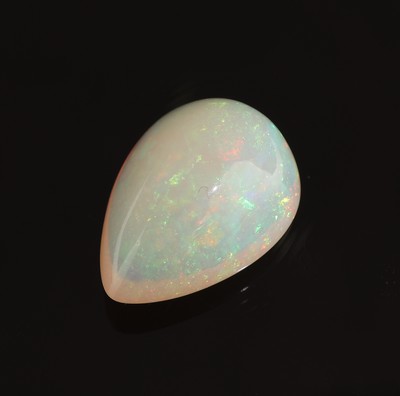 27049212b - Loser weißer Opal, ca. 13.05 ct, tropfenf. Cabochon, Farbspiel in Grün, Blau und Rot, ...