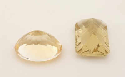 27049216a - Konvolut 2 lose Citrine, 1 x ca. 14.18 ct, ovalfacett., ca. 18.20 x 13.19 x 10.90 mm 1 ...