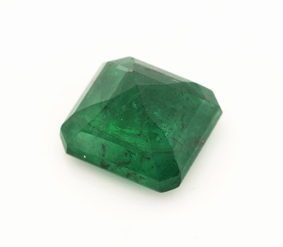 27049226b - Loser Smaragd, ca. 4.61 ct, Emerald Cut, ca. 10.02 x 9.11 x 6.54 mm Schätzpreis: 1700, - ...