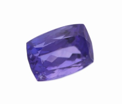 27049260a - Loser Tansanit, ca. 5.96 ct, Kissenschliff, ca. 11.57 x 8.06 x 7.13 mm Schätzpreis: ...