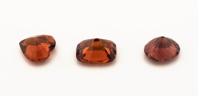 27049275a - Lot 3 lose Zirkone, zus. ca. 11.24 ct, 1 x facett. Herz, 1 x Kissenschliff, 1 x ...