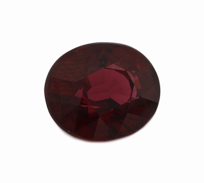 27049278a - Loser Rhodolith, ca. 7.15 ct, schöne Farbe, ovalfacett. Schätzpreis: 380, - EUR