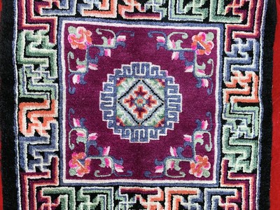 27049284b - 1 paar´Meditation-Matten´, Tibet, Mitte 20.Jhd, Wolle auf Baumwolle, ca. 80 x 80 cm, ...