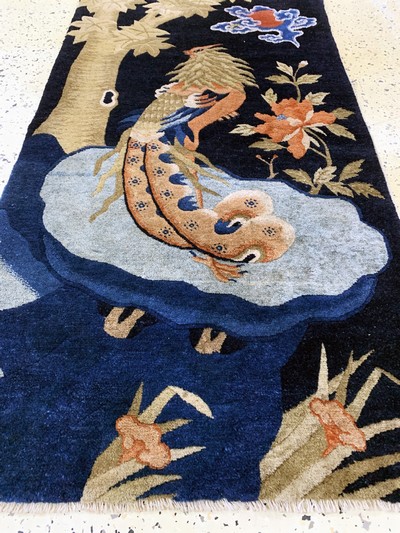 27049286d - Pao Tow´Phönyx´antik, China, um 1900, Wolle auf Baumwolle, ca. 130 x 70 cm, EHZ: 2 ...