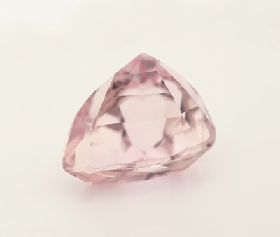 27049289b - Loser Kunzit, ca. 24.78 ct, facett. Tropfen, ca. 18.96 x 15.68 x 14.92 mm Schätzpreis: ...