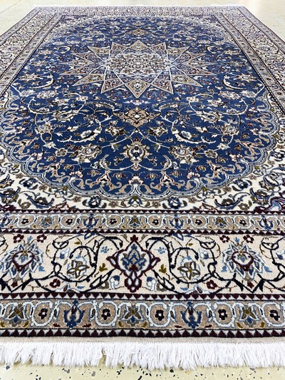 27049292f - Nain fein(9 La), Persien, Ende 20.Jhd, Korkwolle mit Seide, ca. 325 x 215 cm, ...