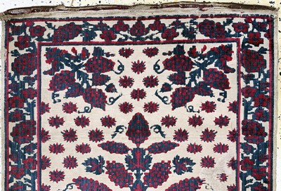 27049295a - Antike Osmanische Stickerei, 18.Jhd, Seidensamt, ca. 110 x 62 cm, EHZ: 2 Schätzpreis: ...