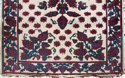 27049295c - Antike Osmanische Stickerei, 18.Jhd, Seidensamt, ca. 110 x 62 cm, EHZ: 2 Schätzpreis: ...