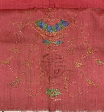27049298g - Seiden´Kesi´antik, China, um 1900, Seidenstickerei mit Metallbrokat, ca. 100 x 90 cm, ...