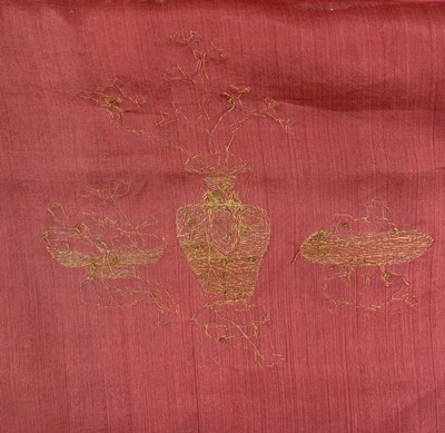 27049298h - Seiden´Kesi´antik, China, um 1900, Seidenstickerei mit Metallbrokat, ca. 100 x 90 cm, ...