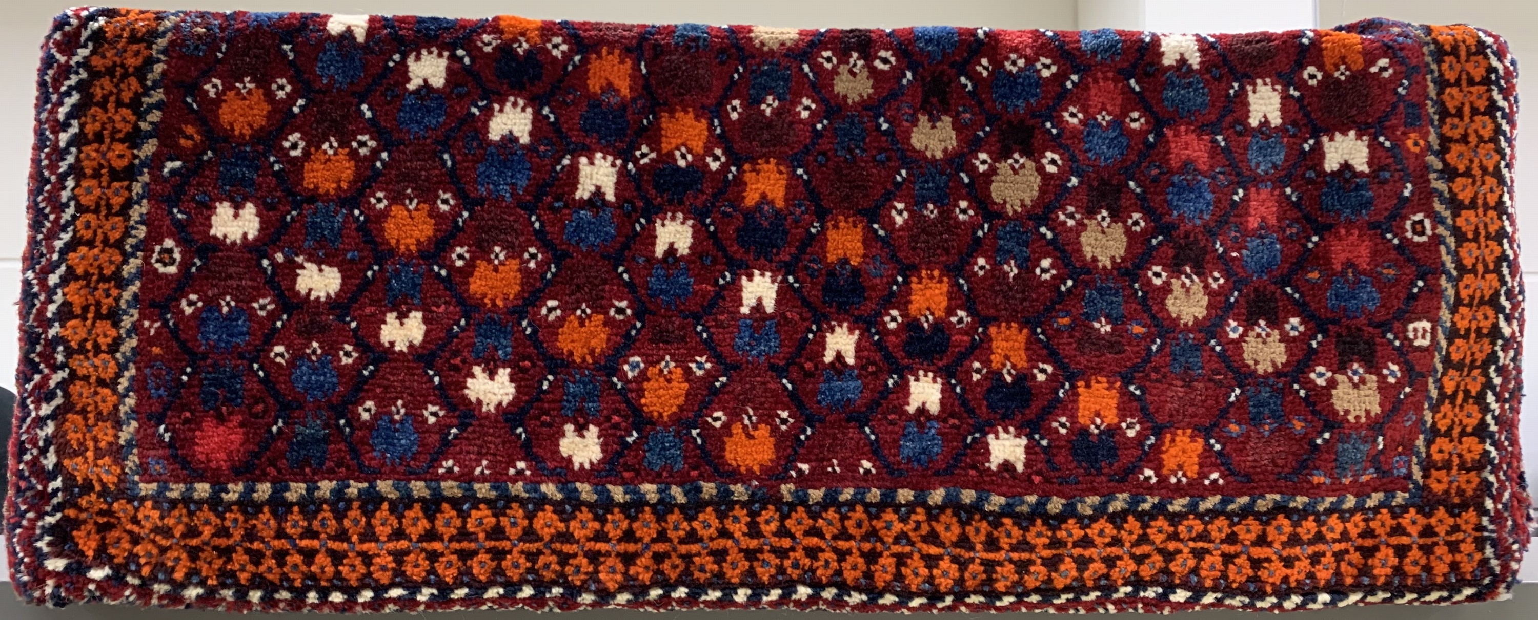 Detail a: Komplette"Mafrasch", Persien, Anfang 20.Jhd, Wolle auf Baumwolle, ca. 110 x 50 x 60 cm, EHZ: 2