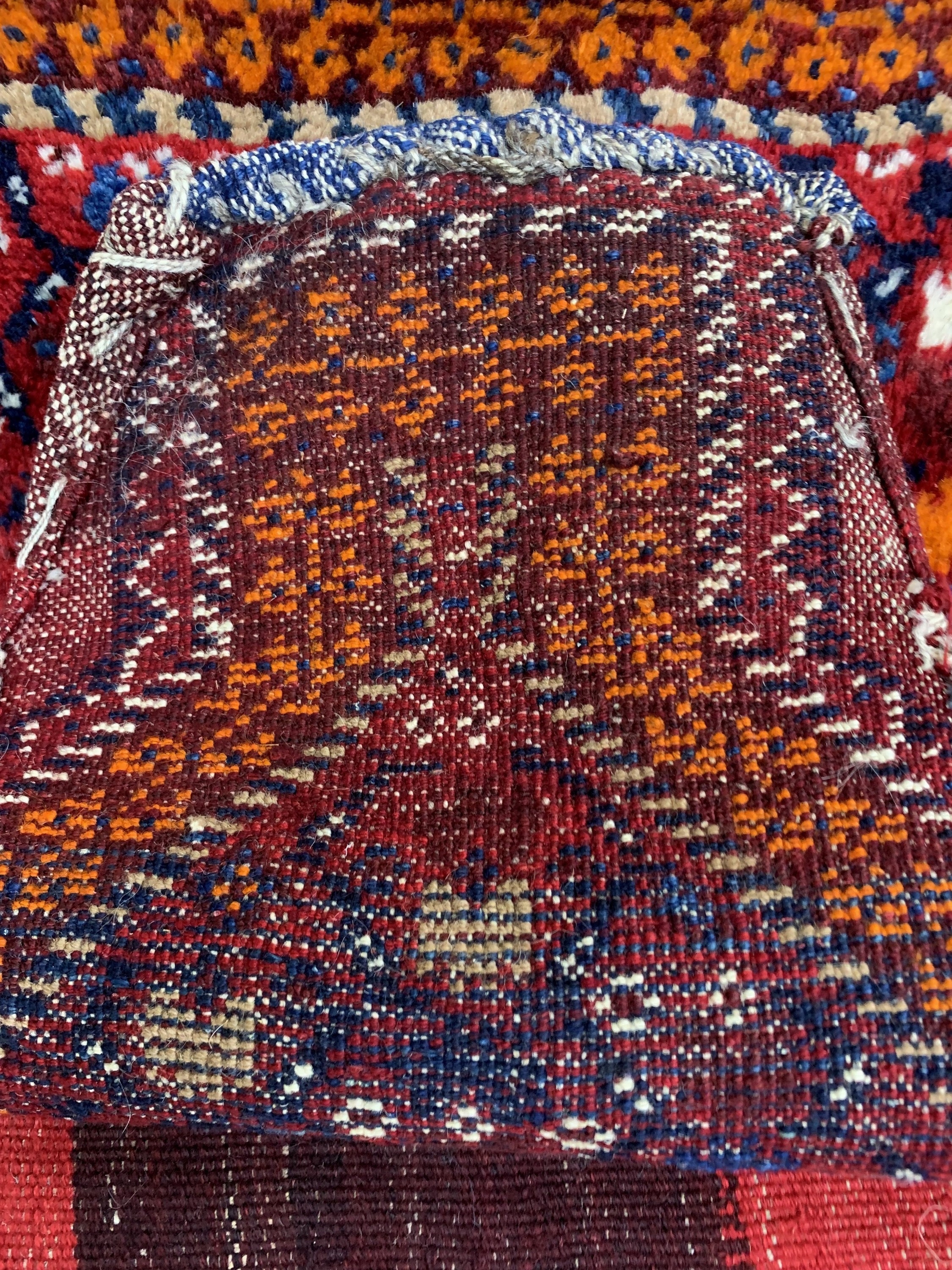 Detail d: Komplette"Mafrasch", Persien, Anfang 20.Jhd, Wolle auf Baumwolle, ca. 110 x 50 x 60 cm, EHZ: 2