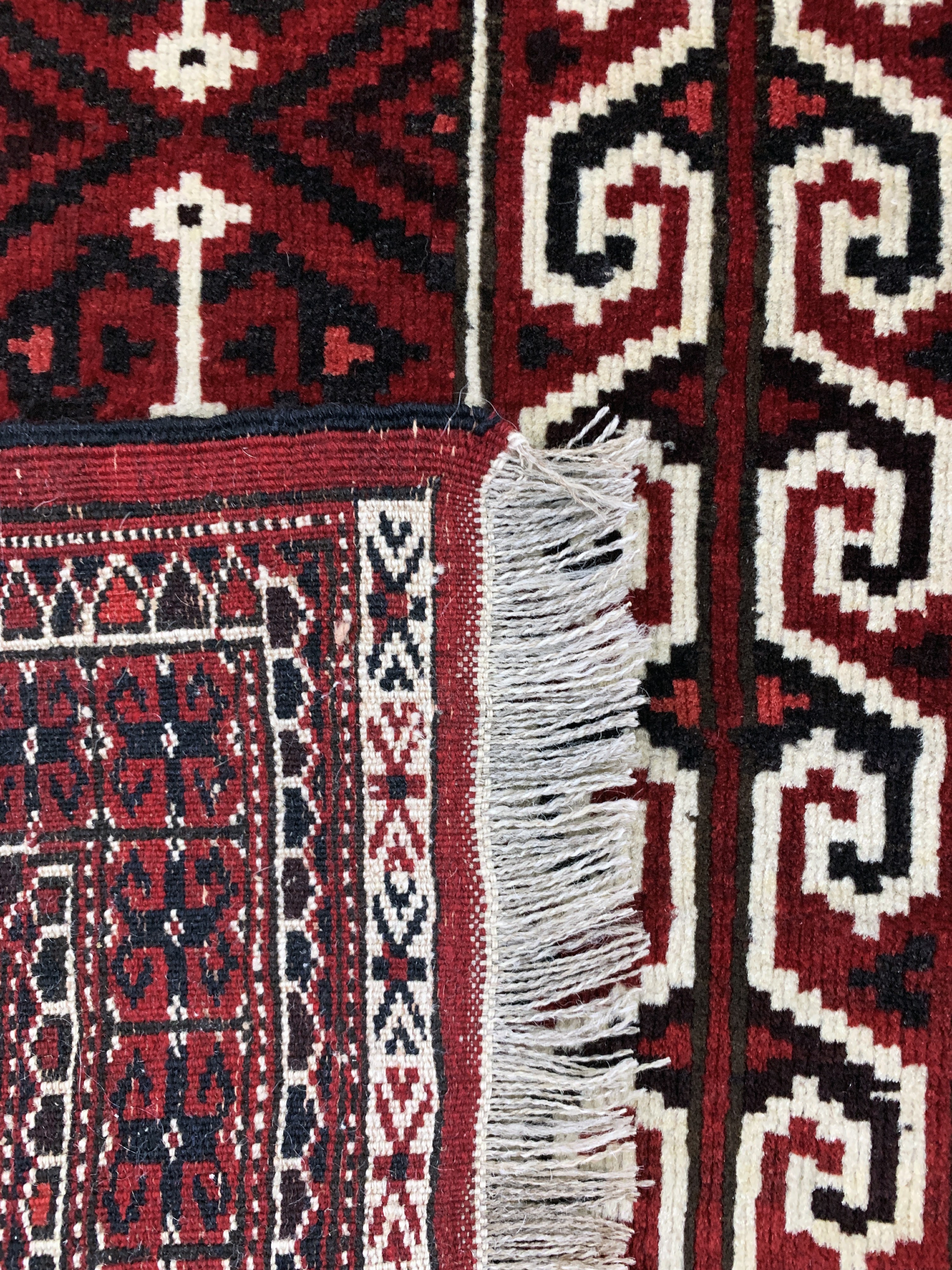 Detail e: Yomud"Gebetsteppich", Turkmenistan, Anfang 20.Jhd, Wolle auf Wolle, ca. 150 x 103 cm, EHZ: 2