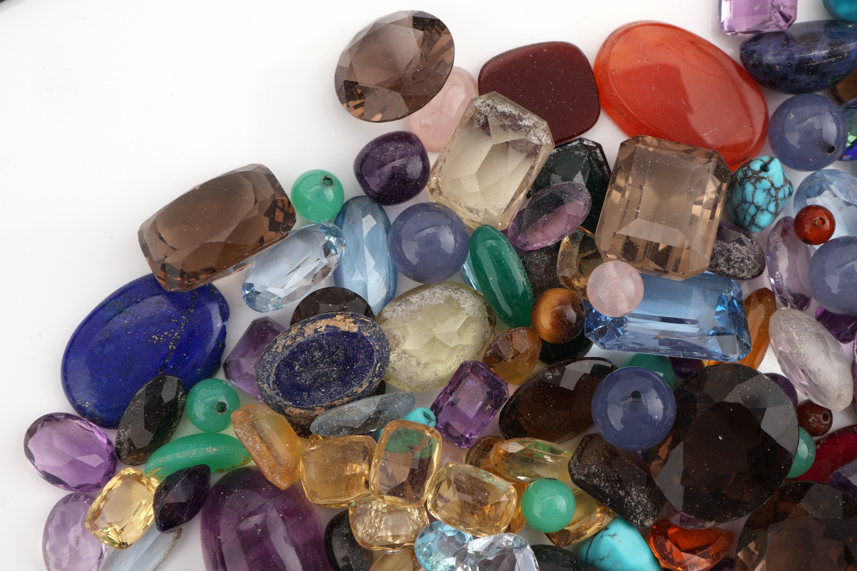 Detail c: Fundgrube lose Farbsteine, ca. 2016.6 ct, versch. Farbsteine, u.a. Rauchquarze, Citrine,Amethyste, Türkise, Ausfassware, teilw. besch.auch Synthesen