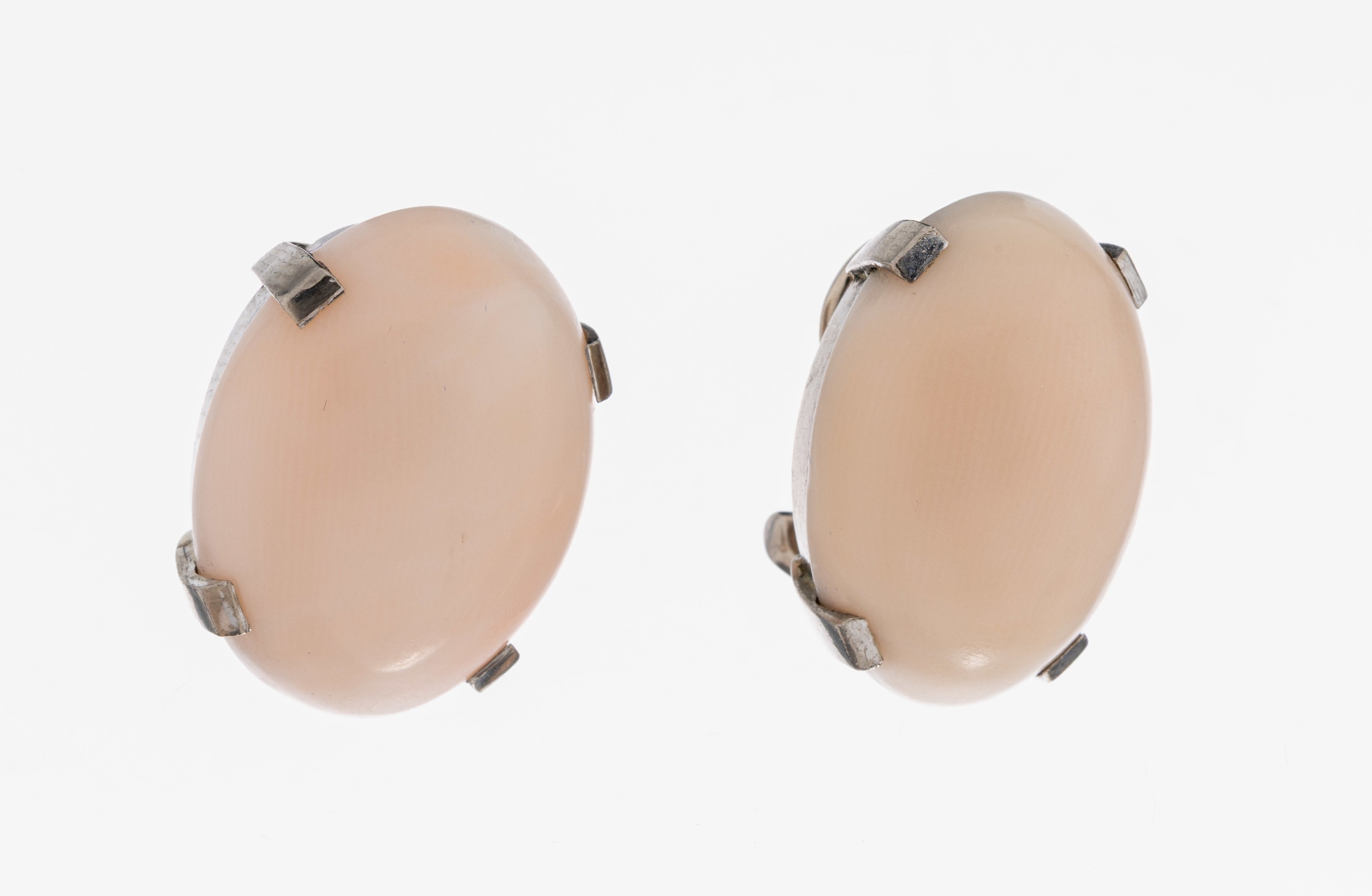 Image 27049349 - Paar 14 kt Gold Korallen-Ohrclips, WG 585/000, ovale Engelhautkorallencabochons ca. 20 ...