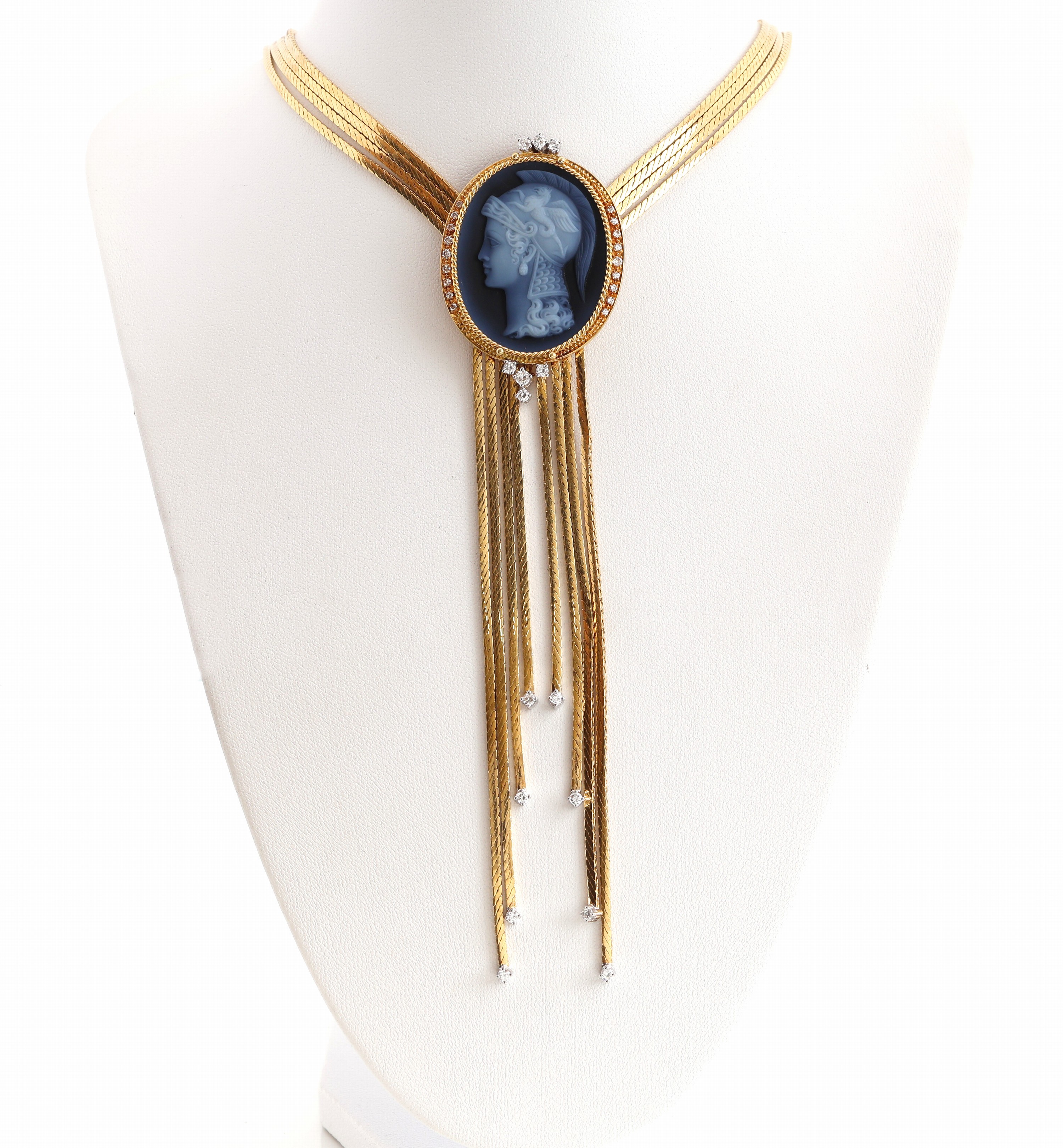 Detail a: 18 kt Gold WELLENDORFF Brillant-Kamee-Collier, GG 750/000, 4-reihiges Collier mit 8-reihiger Abhängung, mittig Lagensteinkamee mit Kriegerkopf, 33 ...