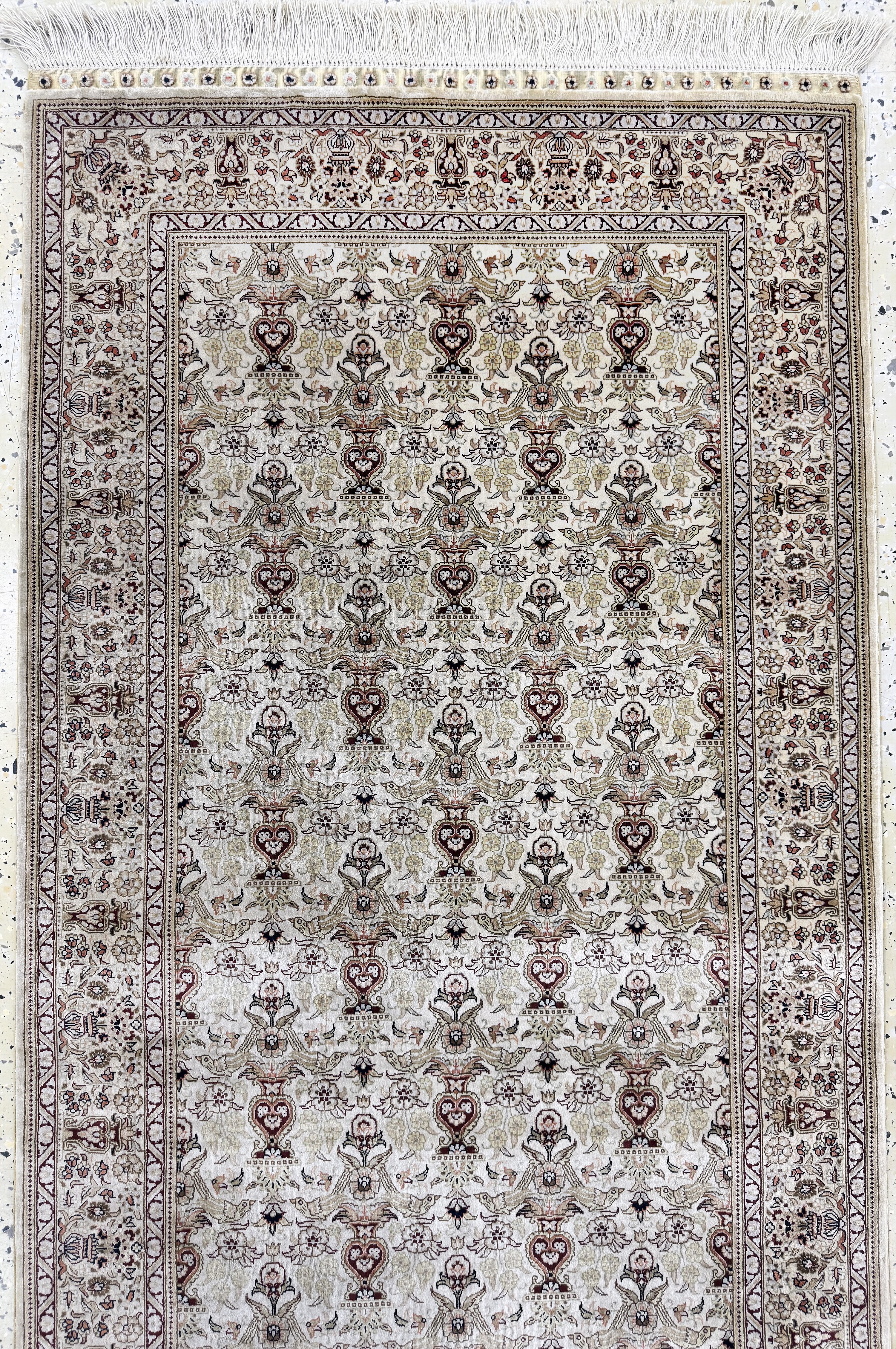 Detail a: Hereke Seide fein, China, Ende 20.Jhd., reine Naturseide, ca. 303 x 79 cm, ca. 1,0 Mio. Kn/qm, EHZ: 1-2