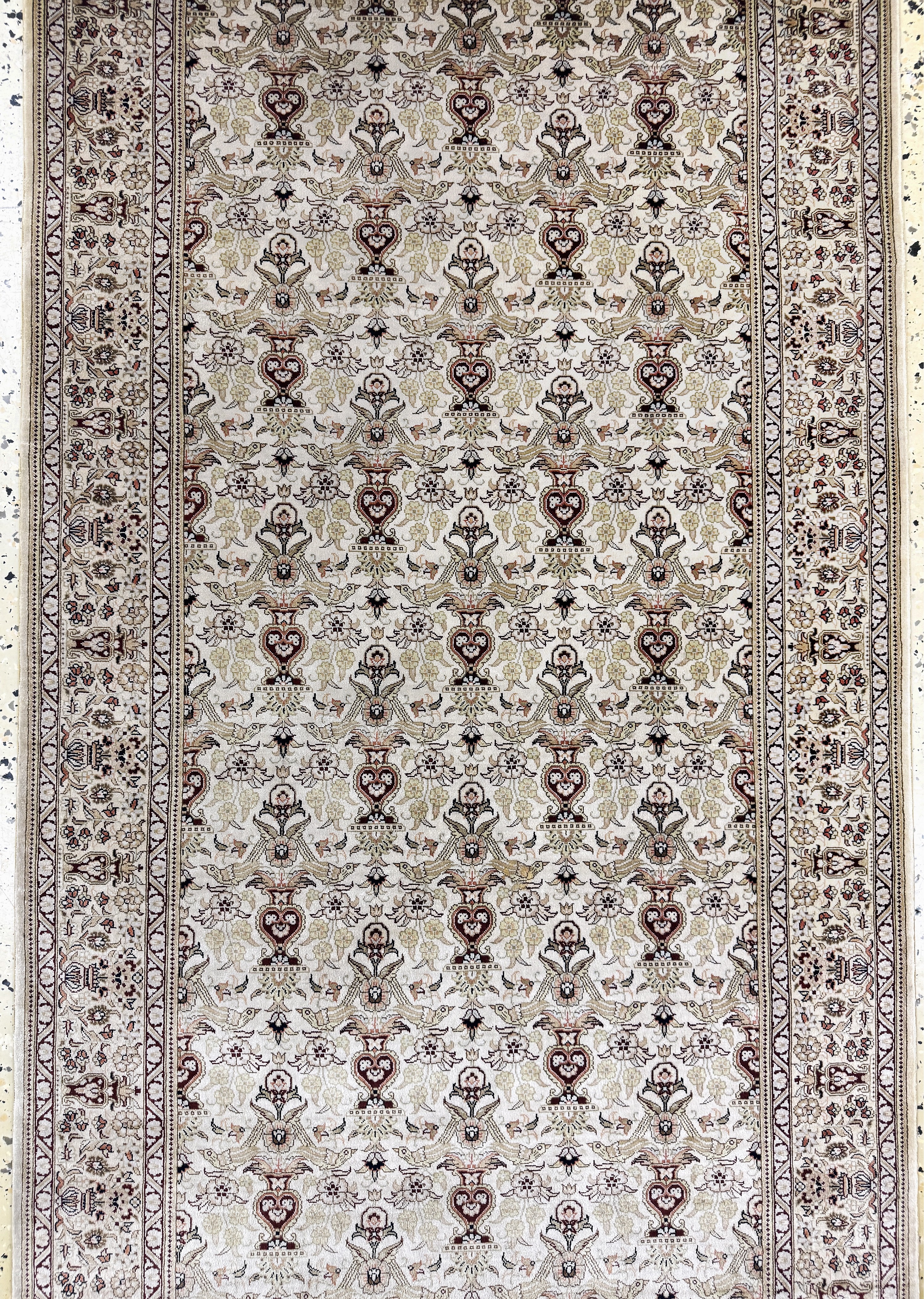 Detail c: Hereke Seide fein, China, Ende 20.Jhd., reine Naturseide, ca. 303 x 79 cm, ca. 1,0 Mio. Kn/qm, EHZ: 1-2