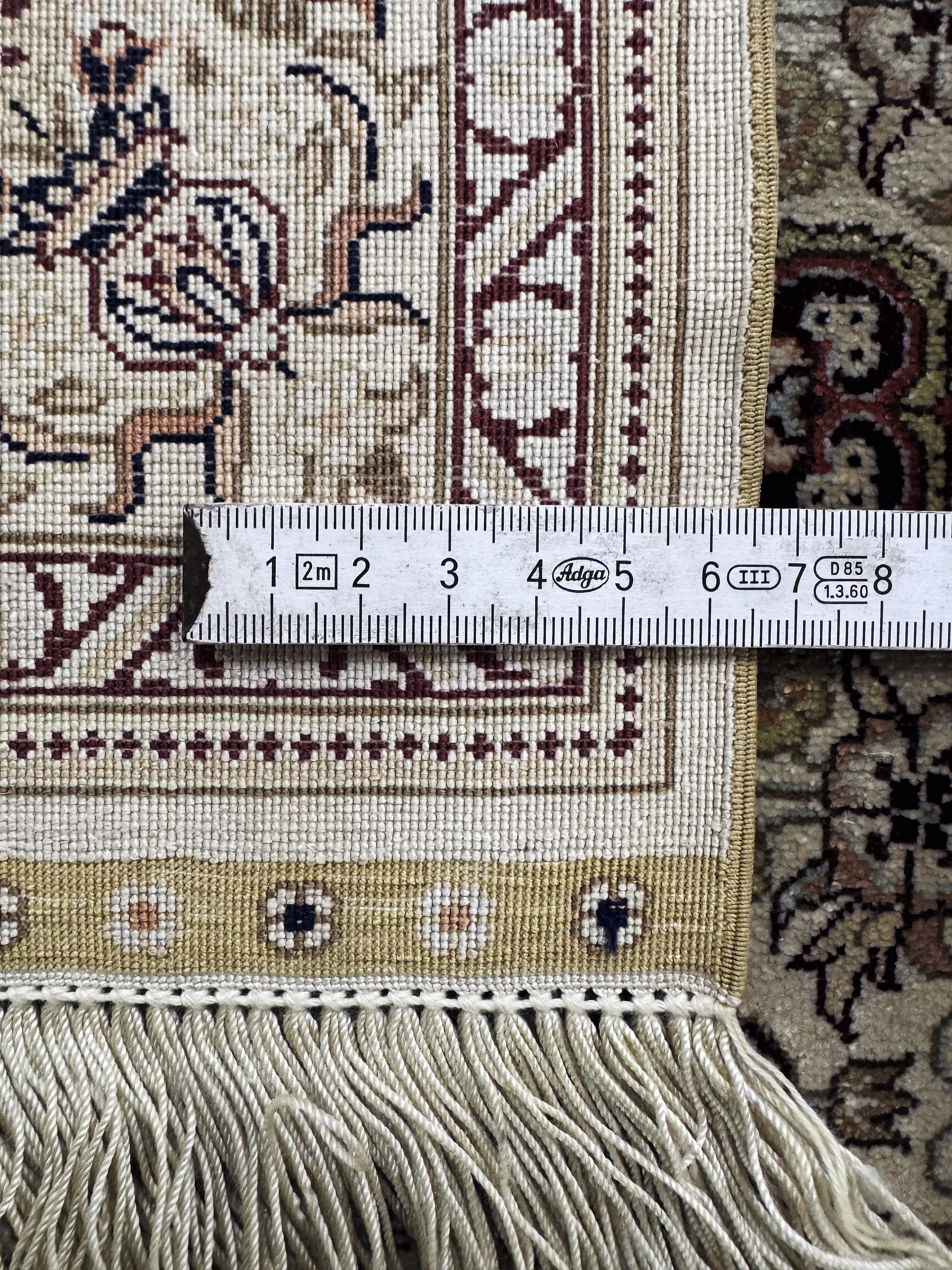 Detail f: Hereke Seide fein, China, Ende 20.Jhd., reine Naturseide, ca. 303 x 79 cm, ca. 1,0 Mio. Kn/qm, EHZ: 1-2