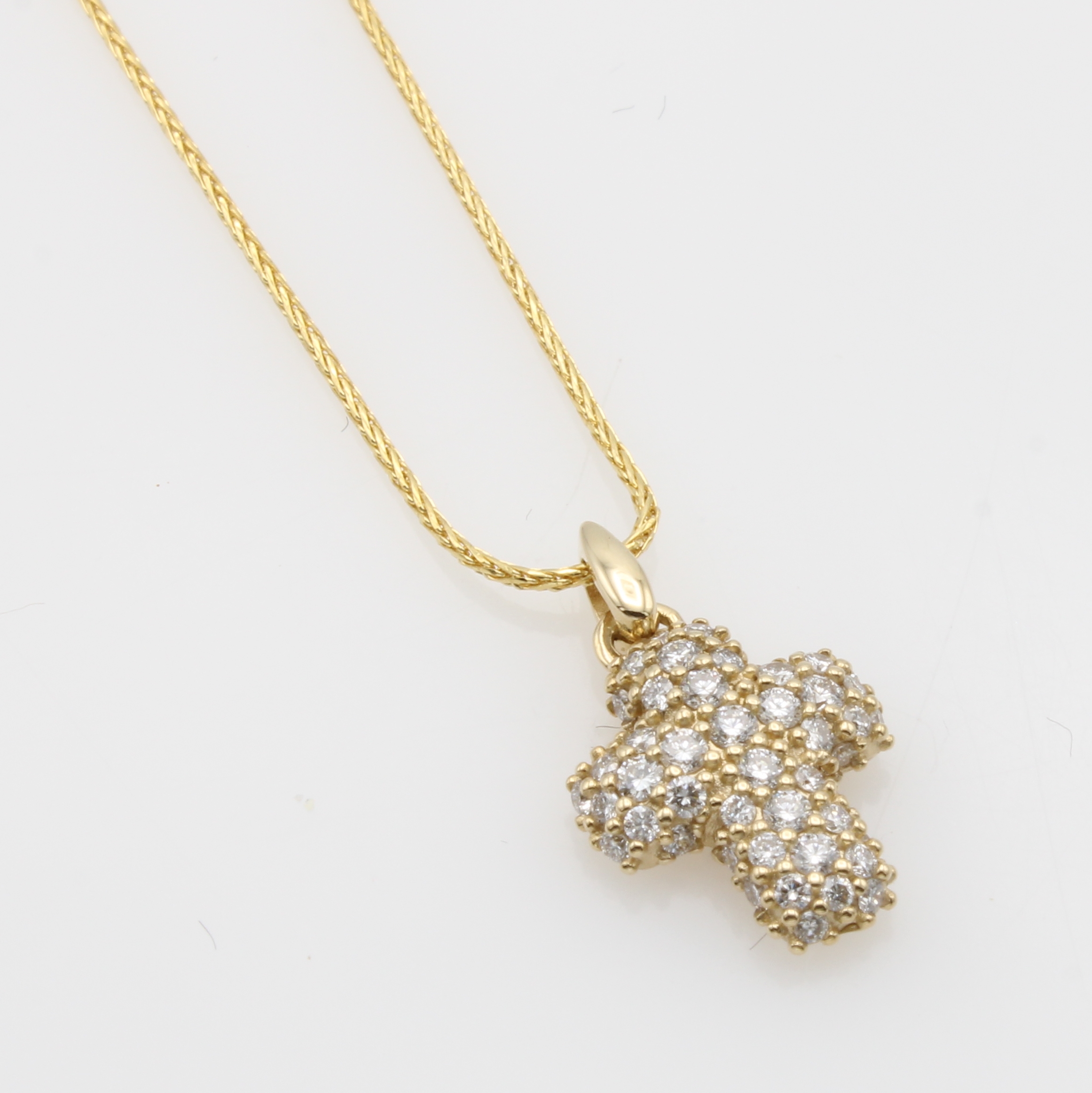 Image 27049394 - Kreuzanhänger mit Brillanten an Kette, GG 585/000, Vorderseite bes. m. Brill. zus. ca. ...