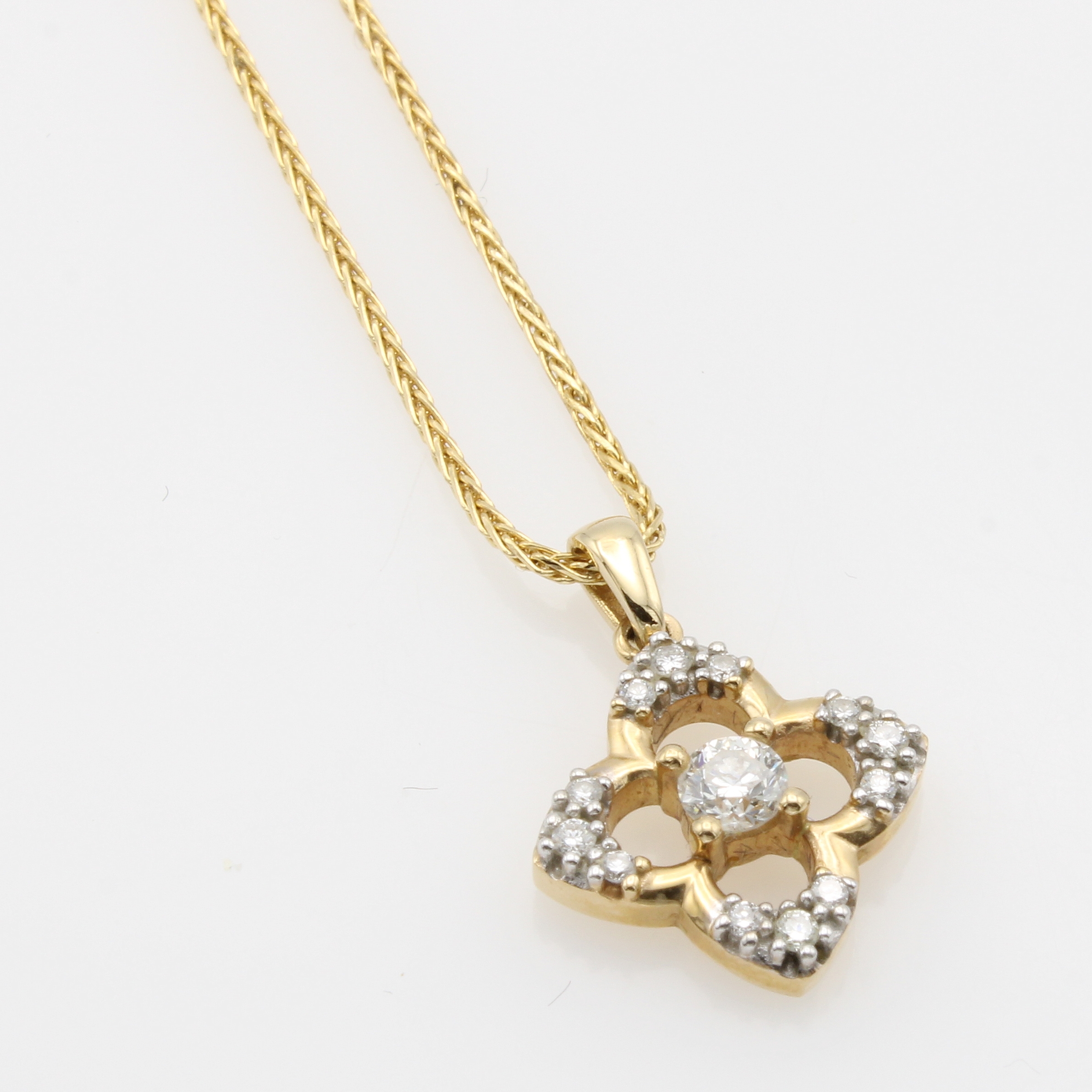 Image 27049395 - Anhänger mit Brillanten an Kette, GG 585/000, anged. Blütenform, Brill. zus. ca. 0.20 ...