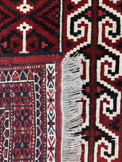 27049310e - Yomud´Gebetsteppich´, Turkmenistan, Anfang 20.Jhd, Wolle auf Wolle, ca. 150 x 103 cm, ...