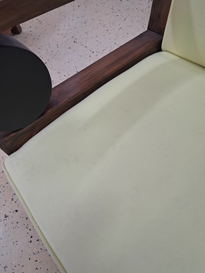 27049348b - Paar Armlehn- bzw. Clubsessel des Art Deco, um1920/30er, Nußbaum, hellgelbe ...