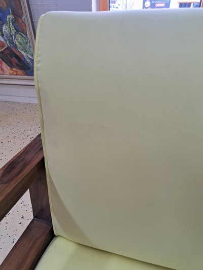 27049348c - Paar Armlehn- bzw. Clubsessel des Art Deco, um1920/30er, Nußbaum, hellgelbe ...