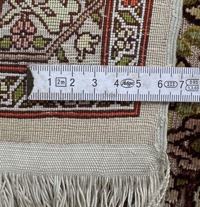 27049380e - Hereke Seide fein, sign. Türkei, Ende 20.Jhd., reine Naturseide, ca. 115 x 74 cm, ...