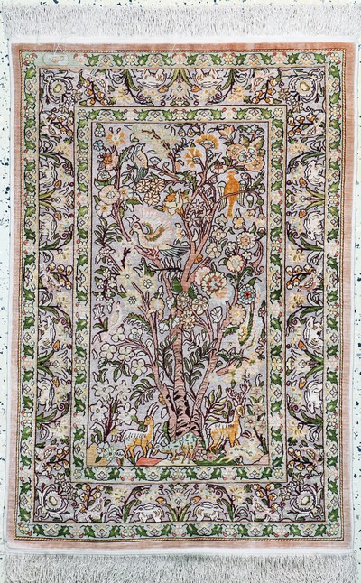 Image Hereke Seide fein, sign., Türkei, Ende 20.Jhd., reine Naturseide, ca. 110 x 75 cm, ...