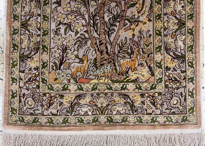 27049381b - Hereke Seide fein, sign., Türkei, Ende 20.Jhd., reine Naturseide, ca. 110 x 75 cm, ...