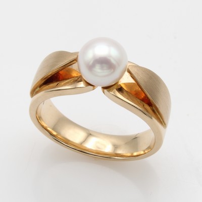 27049392a - Ring mit Akoyazuchtperle, RG 585/000, z.T. matt., weiße Perle ca. 7.5-8 mm, RW ca. 58 ...