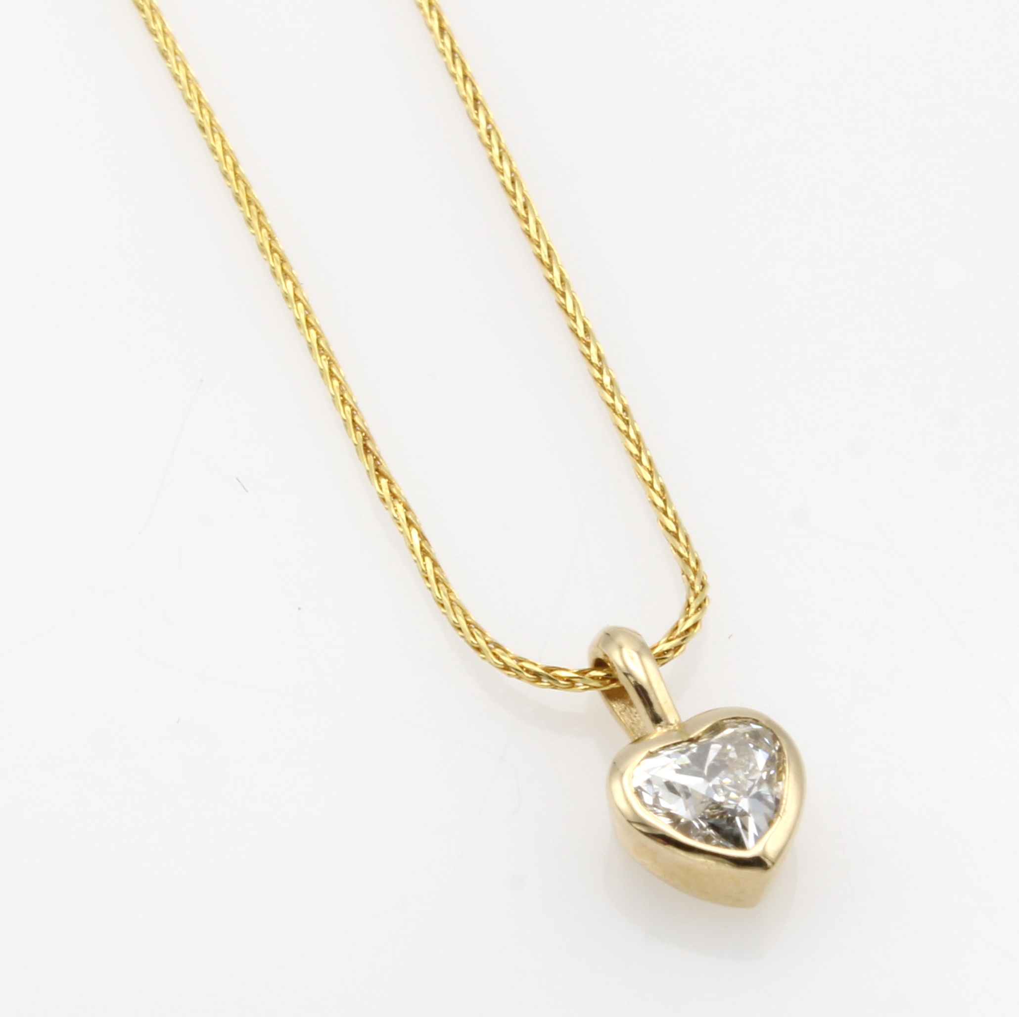 Image 27049403 - Herzanhänger mit Diamant an Kette, GG 585/ 000, Diamantherz ca. 0.30 ct Weiß/si, in L. ...