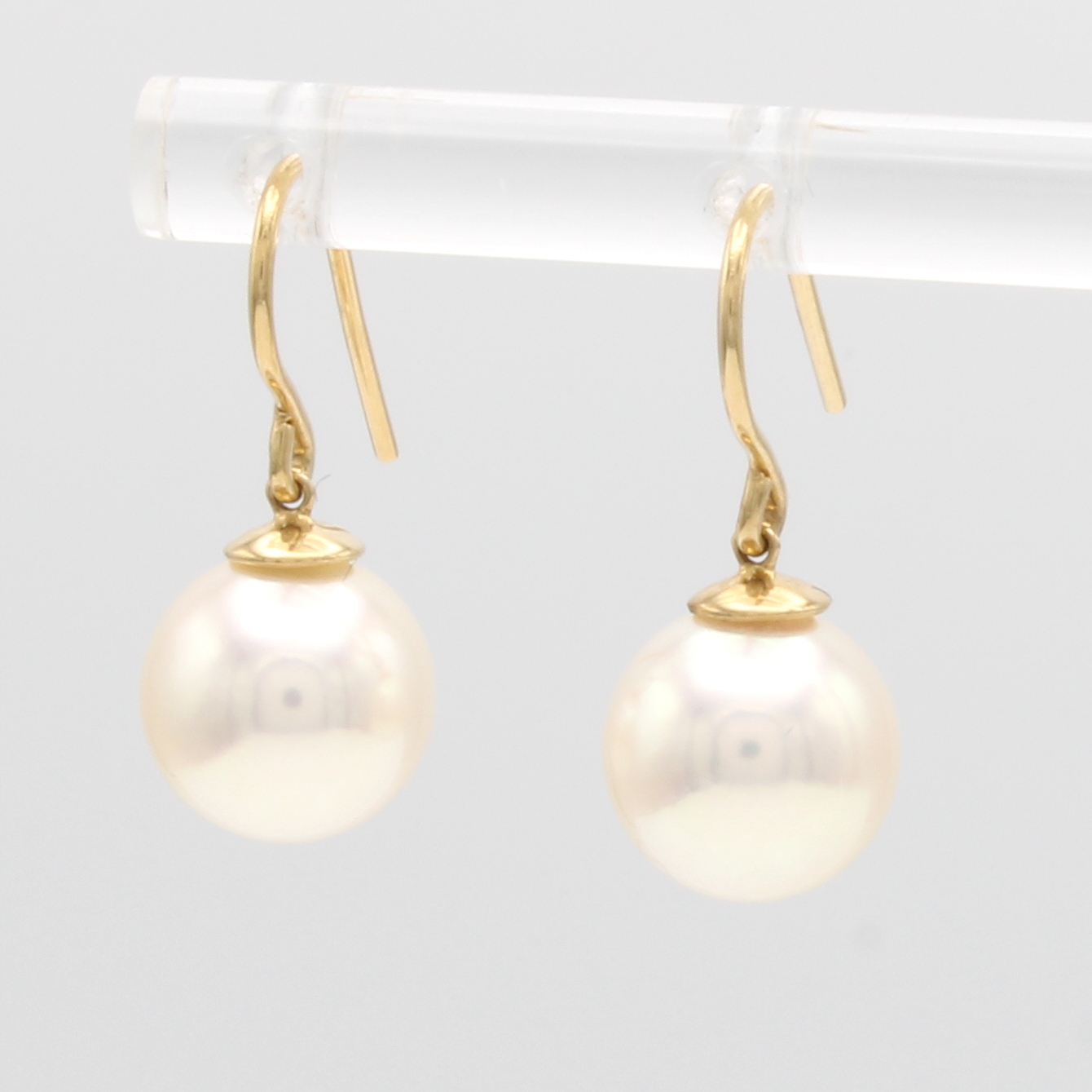 Image 27049467 - Paar Ohrhaken mit Akoyazuchtperlen, GG 585/ 000, 2 weiße Perlen (bewegl.) ca. 9-9.5 mm ...