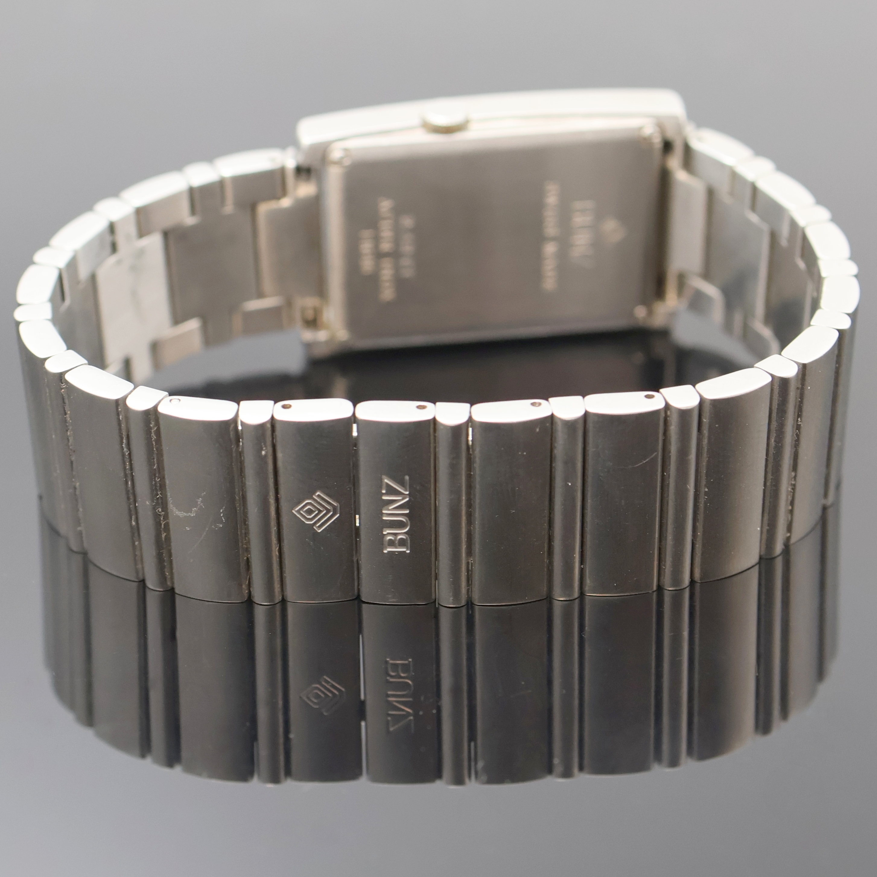 Detail c: BUNZ ausgefallene Armbanduhr Diamondtime, Schweiz um 2005, quarz, Edelstahl inkl. Gliederband m. dopp. Faltschl., Boden 4-fach verschr., Geh. sowie ...