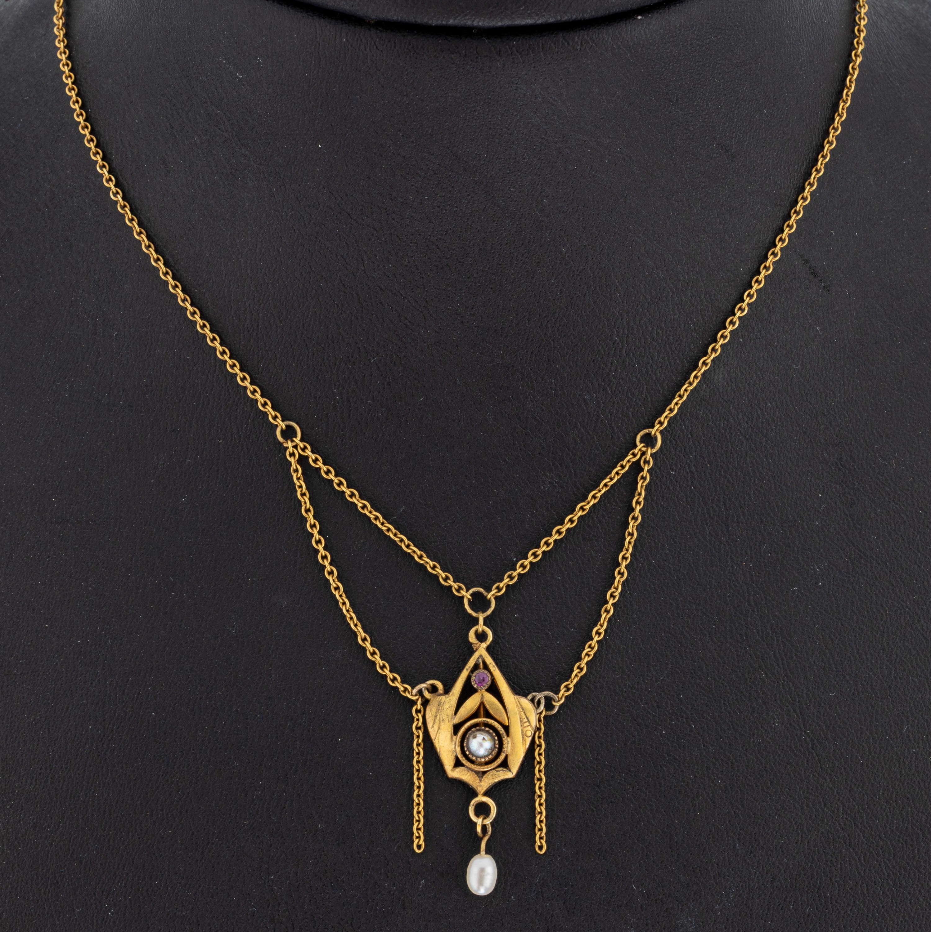 Jugendstil Perl-Collier, um 1900, Metall verg., geometrisch florales Mittelteil mit kl.bewegl. abgehängten Perle, L. ca. 42.5 cm, ...