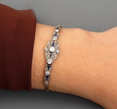 27049599f - 14 kt Gold Art Deco Diamant-Saphir-Armband, um1920-25, GG 585/000 gepr., Mittelteil ...