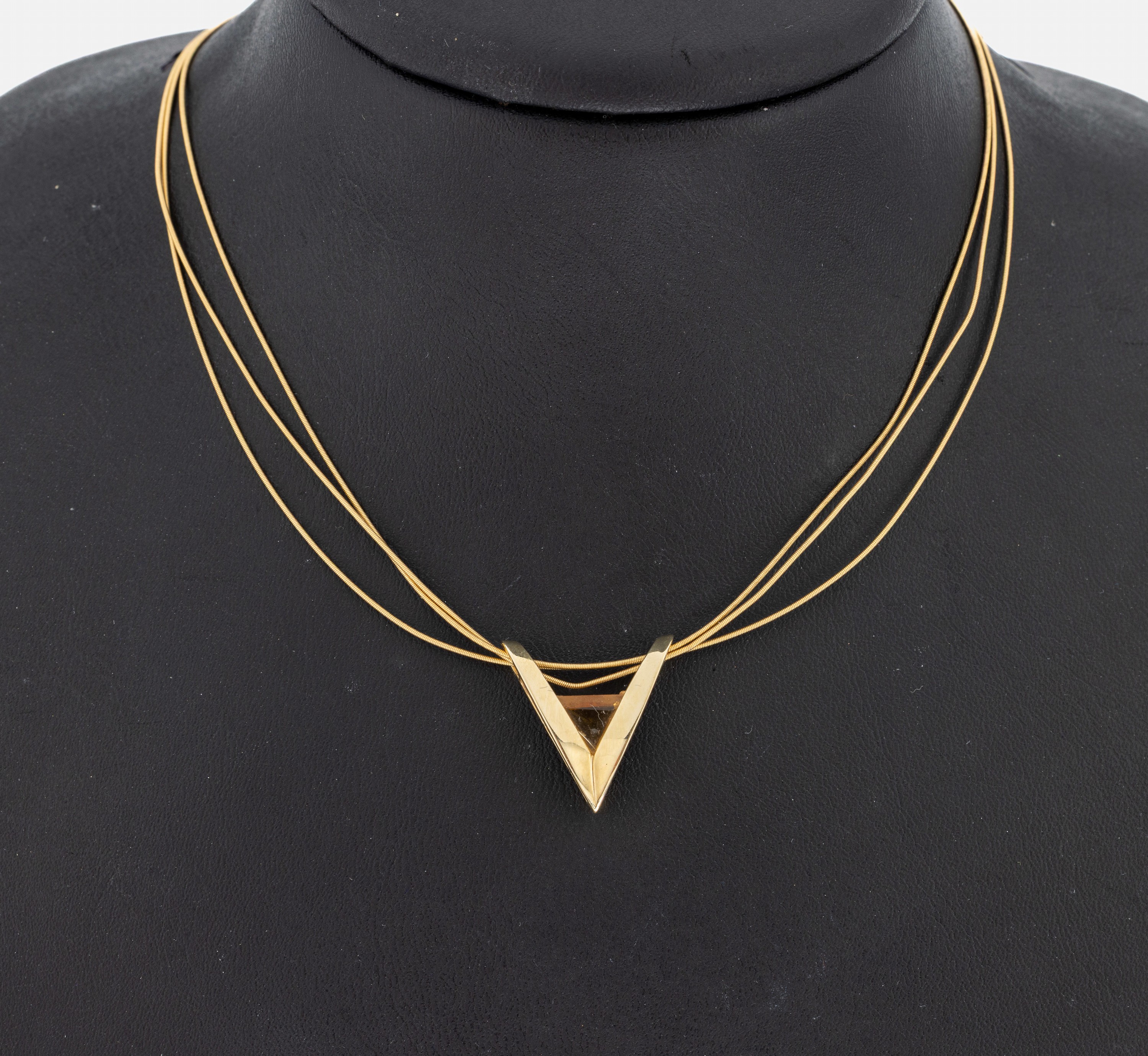 Image 27049610 - 14 kt gold citrine-pendant , YG 585/000, citrine-triangle approx. 1.0 ct, 3-row chain, ...