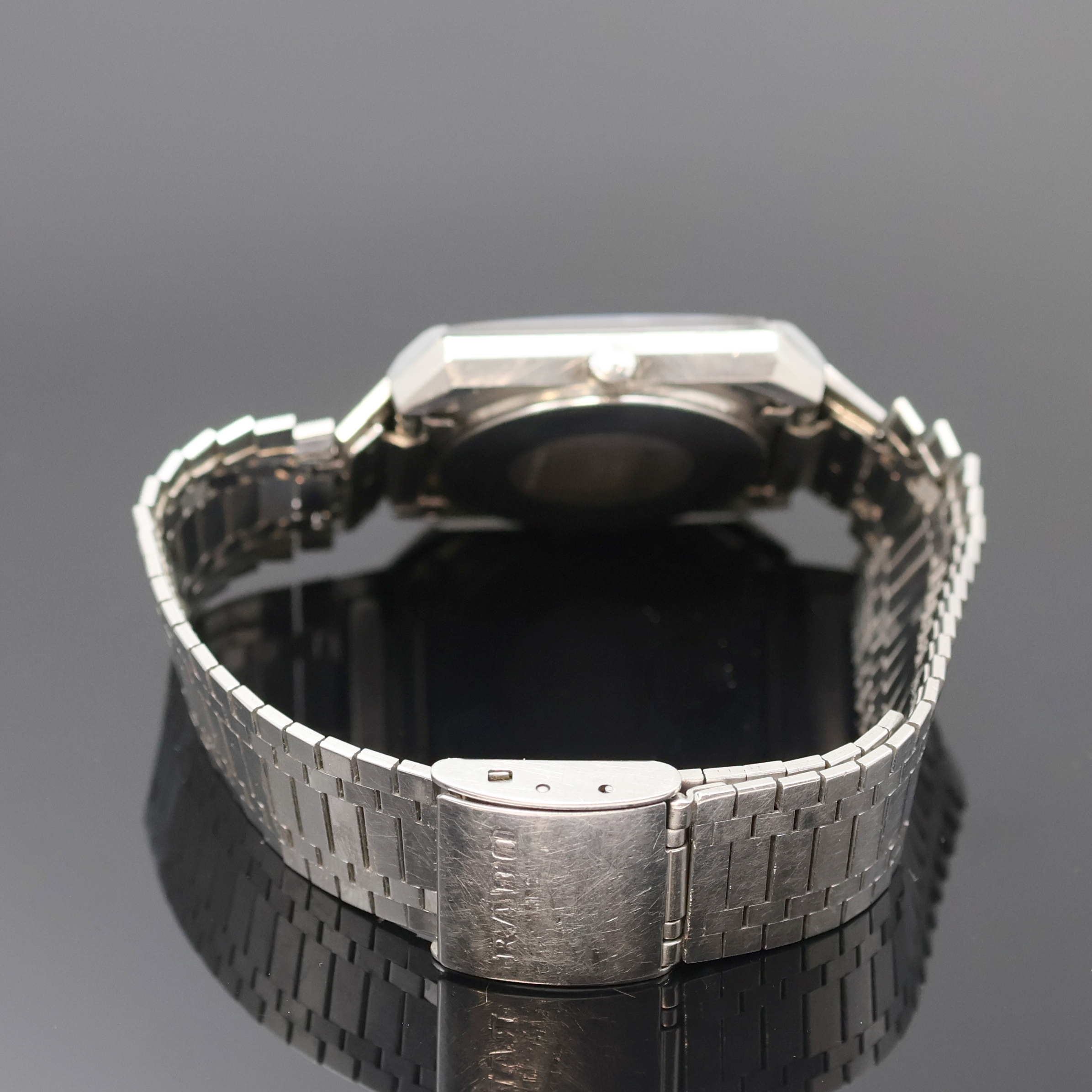 Detail b: RADO Diastar Armbanduhr in Stahl Referenz 113.0149.3, Schweiz 1990, quarz, Boden aufgedr., Rado Stahlband (Länge verstellbar), Glas facett., graues ...
