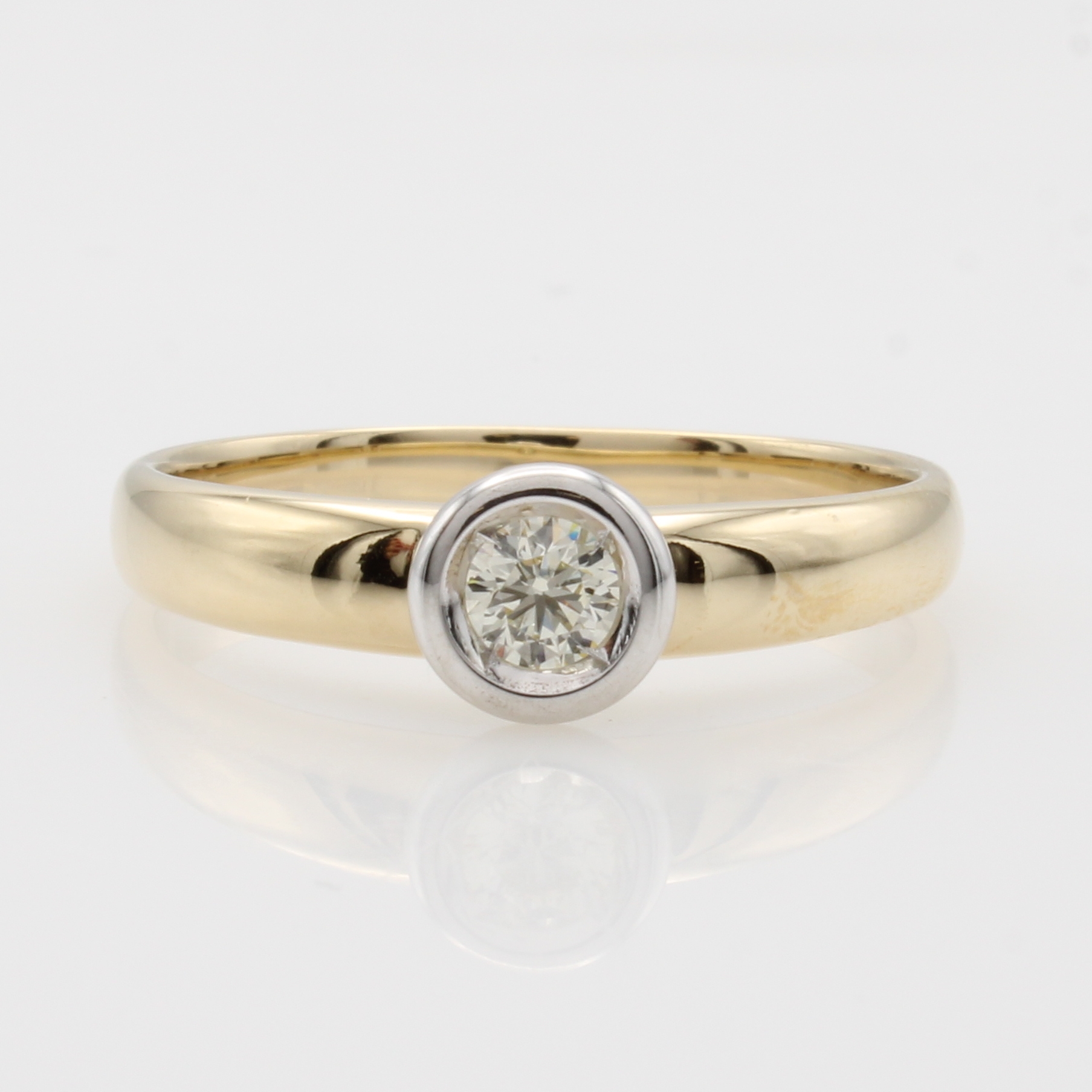 Image 27049880 - Ring mit Brillant, GG/WG 585/000, Brill. in Zargenfassung ca. 0.25 ct Weiß/lupenr., RW ...