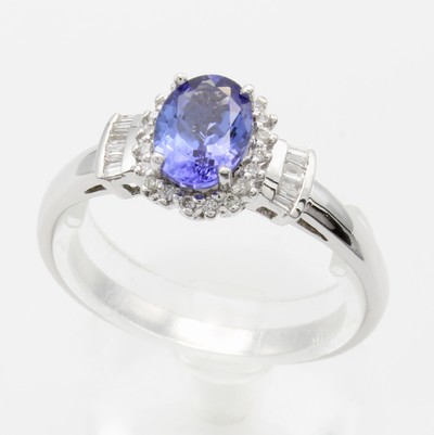 27049886a - Ring mit Tansanit, Diamanten und Brillanten, WG 750/000, ovaler Tansanit ca. 8x6 mm, ...