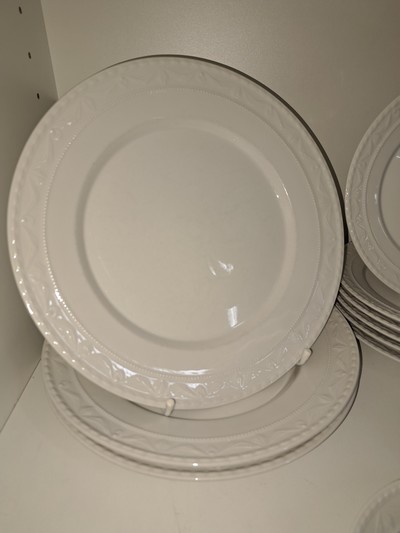 27049979c - 10 Teller, KPM Berlin, 1960er Jahre, Modell Kurland, weiß, 3 flache Teller D. 25cm, 6 ...