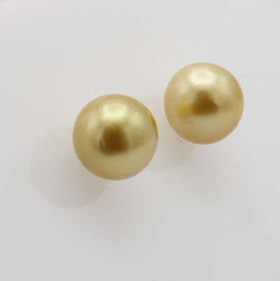 27049999a - Paar Ohrstecker mit Südseeperlen, GG 750/000, 2 goldfarb. Perlen, D. ca. 13 mm ...